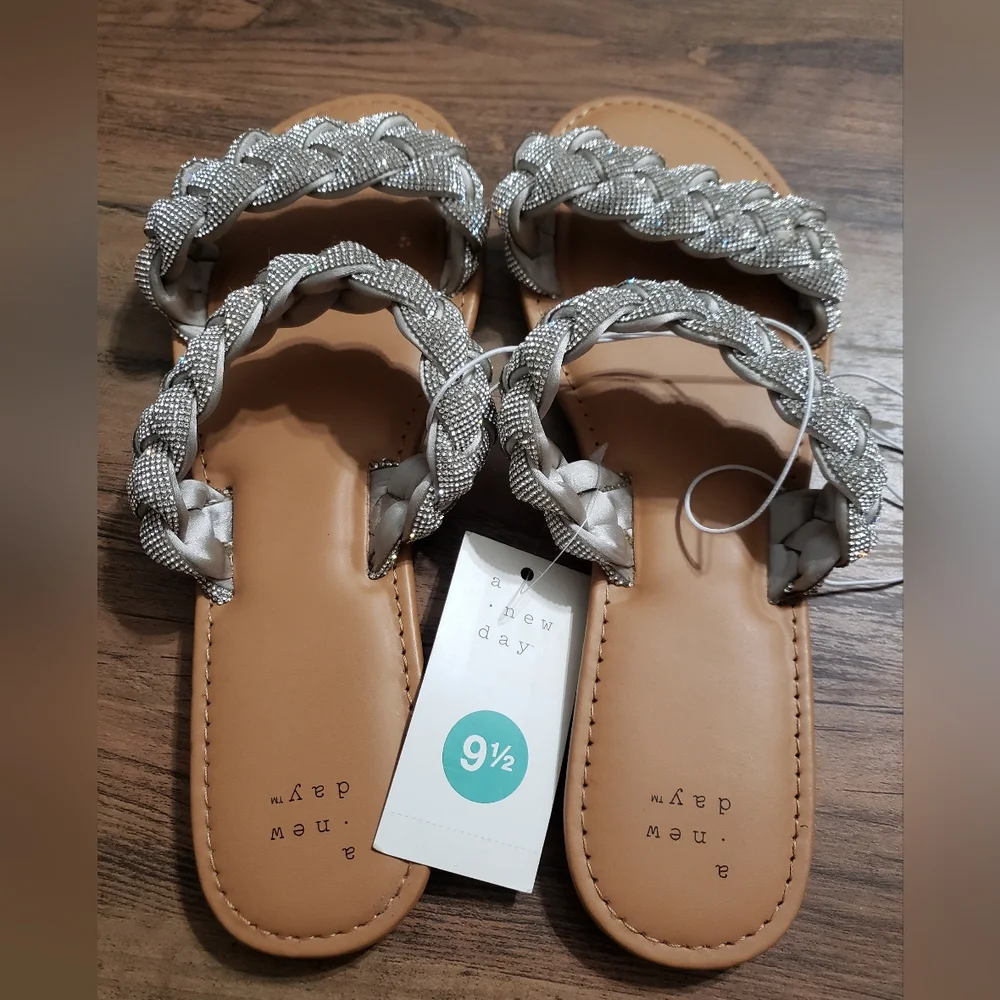 A New Day Women's Lucy Braided Rhinestone Slide Sandals sz 9.5 NWT - Picture 2 of 4